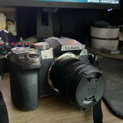 Lumix dmc g7 + 14-42mm lens