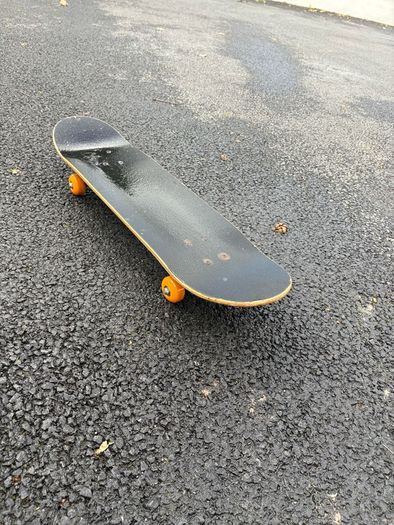 Skate board