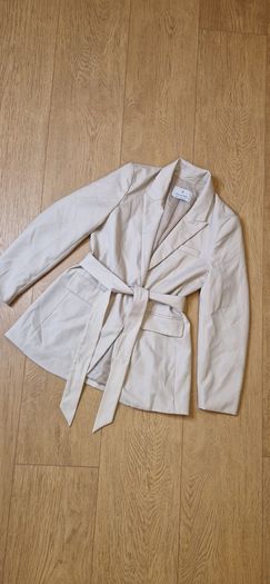 Stradivarius Belted Blazer - M