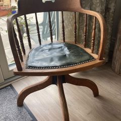 Antique Oak Captain's chair