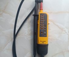 Fluke T90 voltage tester