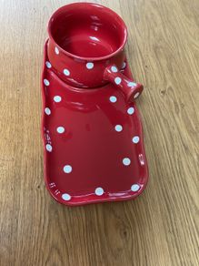 Polka dot serving dish