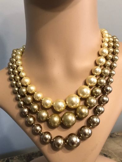 pearl necklace and bracelet set