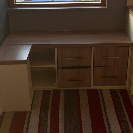 Fitted teenager bedroom furniture