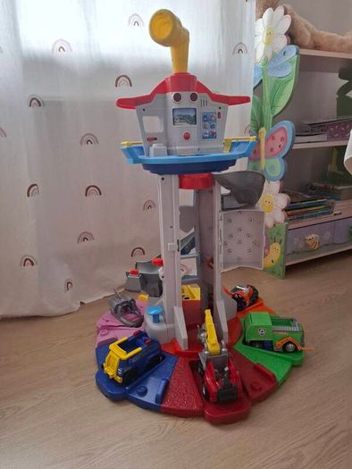 Paw Patrol tower with cars included