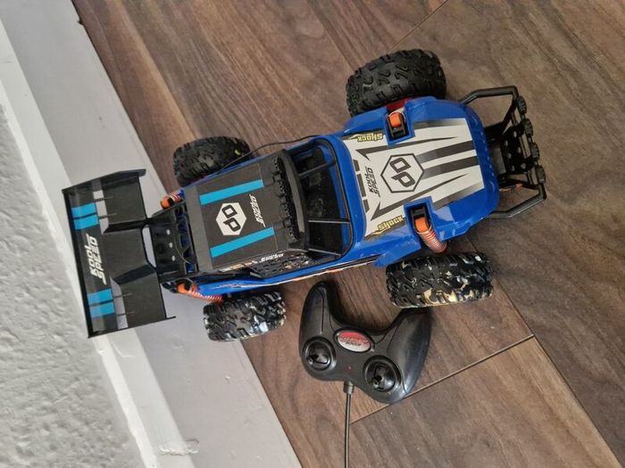 2 Remote control Cars