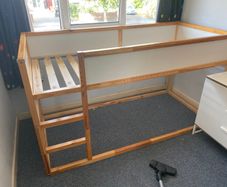 Reversible bunk bed