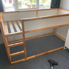 Reversible bunk bed