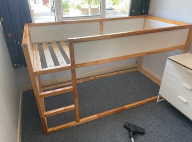 Reversible bunk bed