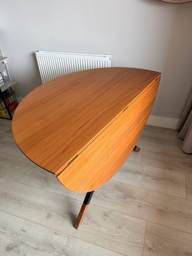 BoConcept Walnut Drop Leaf Dining Table - 1.1m Diameter