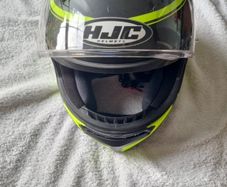 HJC C10 Motorbike Helmet. Used twice (20min all together). Like new. Few scraches like on pictures.