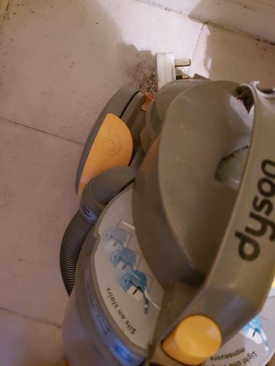 DYSON DC05, for parts or repair, not powering on