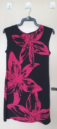 Size Small - Wallis Petite - A Lovely Summer Dress