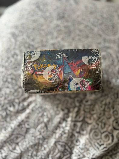 Pokemon evolving skies booster box