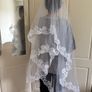 White wedding veil Image 2
