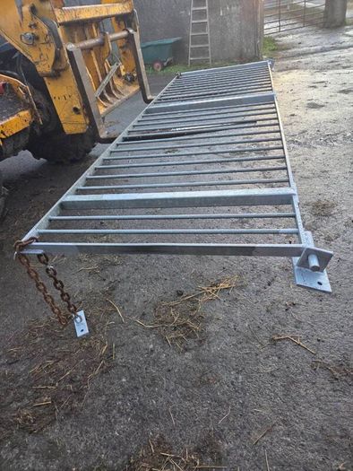 Hay rack for wall 3250mm long
