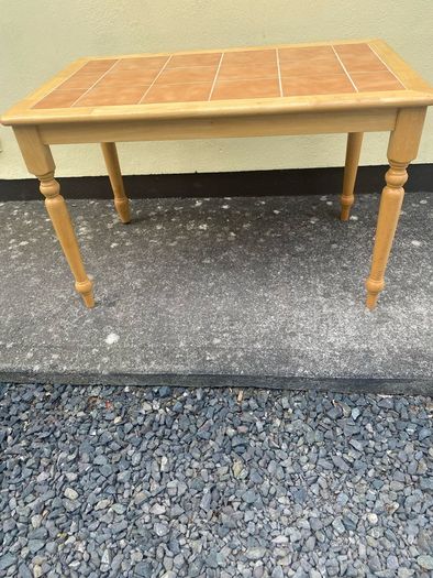 kitchen table and chairs