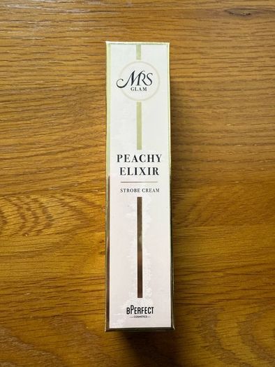 Mrs Glam - Peachy Elixir Strobe Cream make up