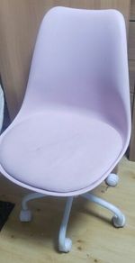 Pink  desk chair ONLY!!!