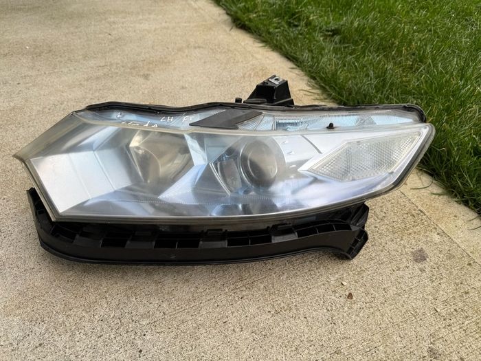 2011-2014 honda insight LH headlight & ballast