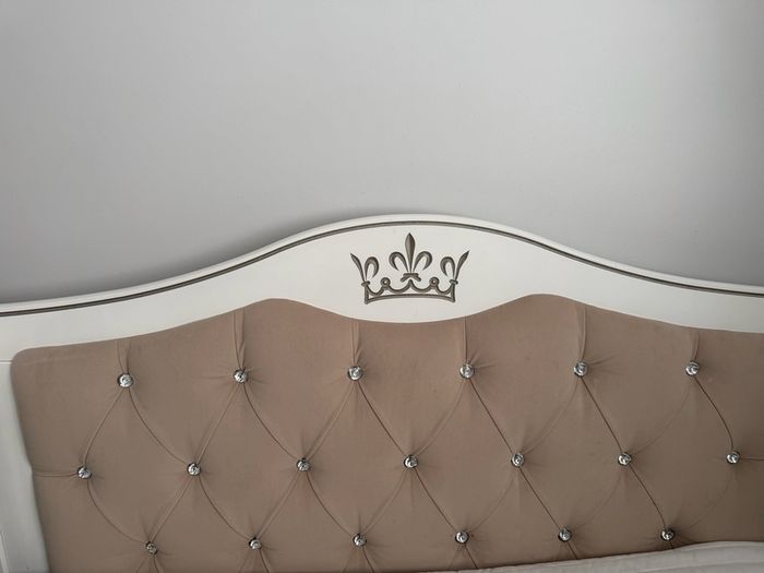 baby cot