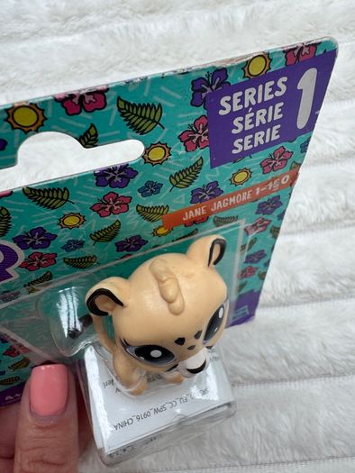 Hasbro Littlest Pet Shop 1-150 Jane Jagmore Jaguar Cat Dirty Damaged Box Please see pictures