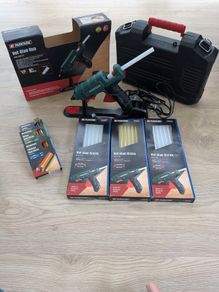 Glue gun and refills