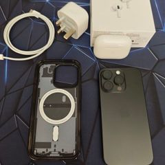 Iphone 16 Pro 256gb with Airpors 2 Pro