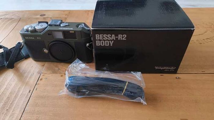 Voigtlander Bessa R2 Olive 35mm Rangefinder