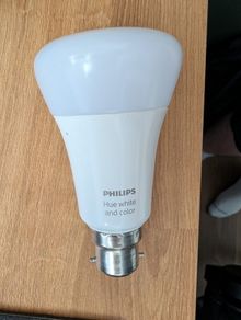 Philips Hue Bridge + 2 Phillips hue Bulbs
