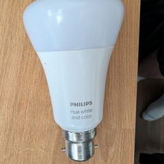 Philips Hue Bridge + 2 Phillips hue Bulbs