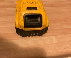 Dewalt Battery 5ah Read Ad Faulty