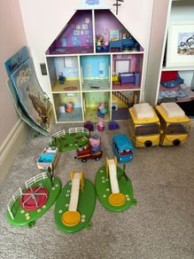 Peppa Pig playhouse