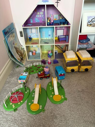 Peppa Pig playhouse