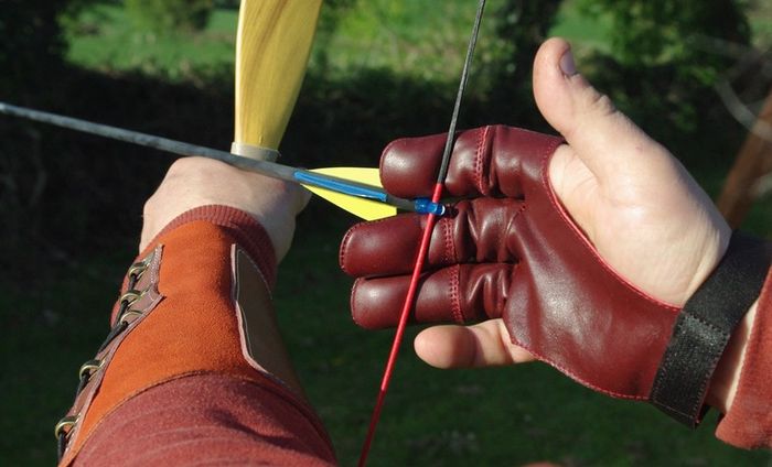 Protective Archery glove 3 fingers (natural leather).S/M/L/XL