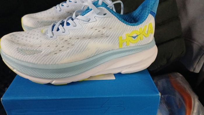 hoka runnets