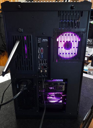 Lianli Air Ryzen 7 9800x3d Rx 9070 Xt Gaming Pc