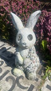 rabbit garden ornament