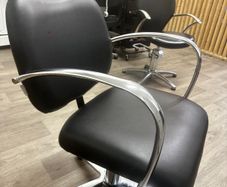 Salon Chairs To Sell