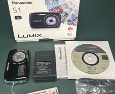 Panasonic Lumix DMC-S1 12.1 Mega Pixels Black