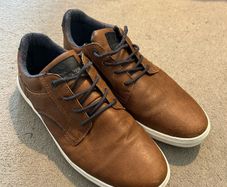 Men Llyod and Price Trainers