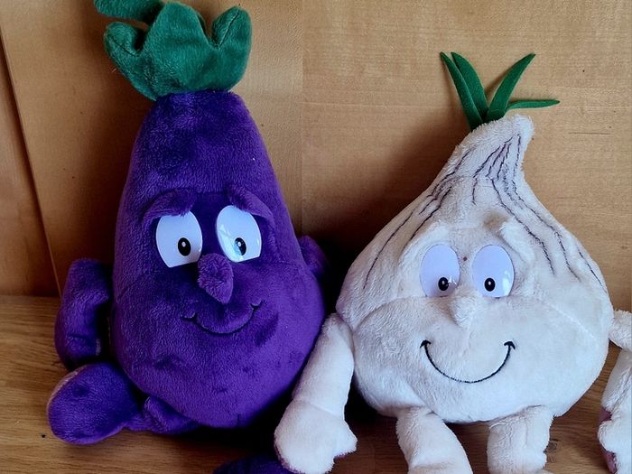2 cute soft toys