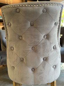 Dining table with 6 grey velvet chairs
