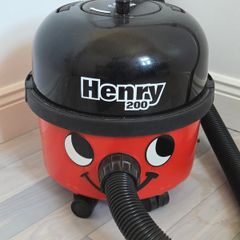 Henry 200 Vacuum Cleaner