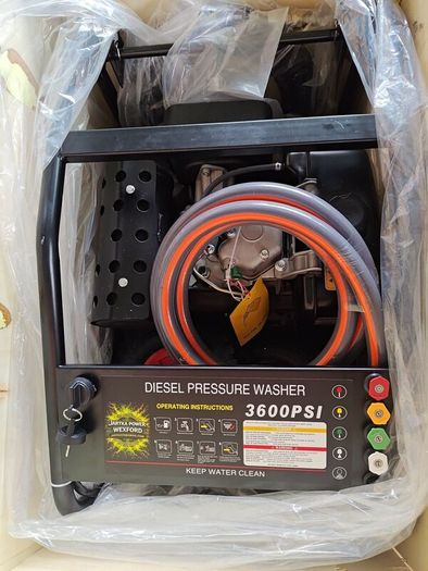 Professional Heavy-Duty Diesel Pressure Washer 250