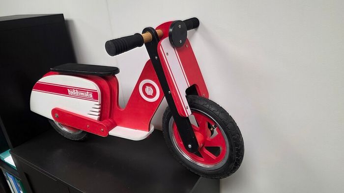 Kiddimoto Vespa balance bike