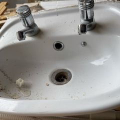 Free bathroom sink