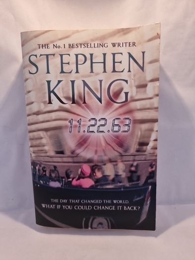 Two Stephen King First Edition paperbacks.
