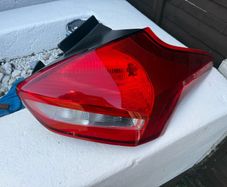 Ford focus 2015 rear light