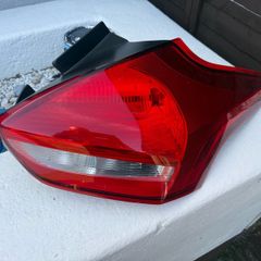 Ford focus 2015 rear light